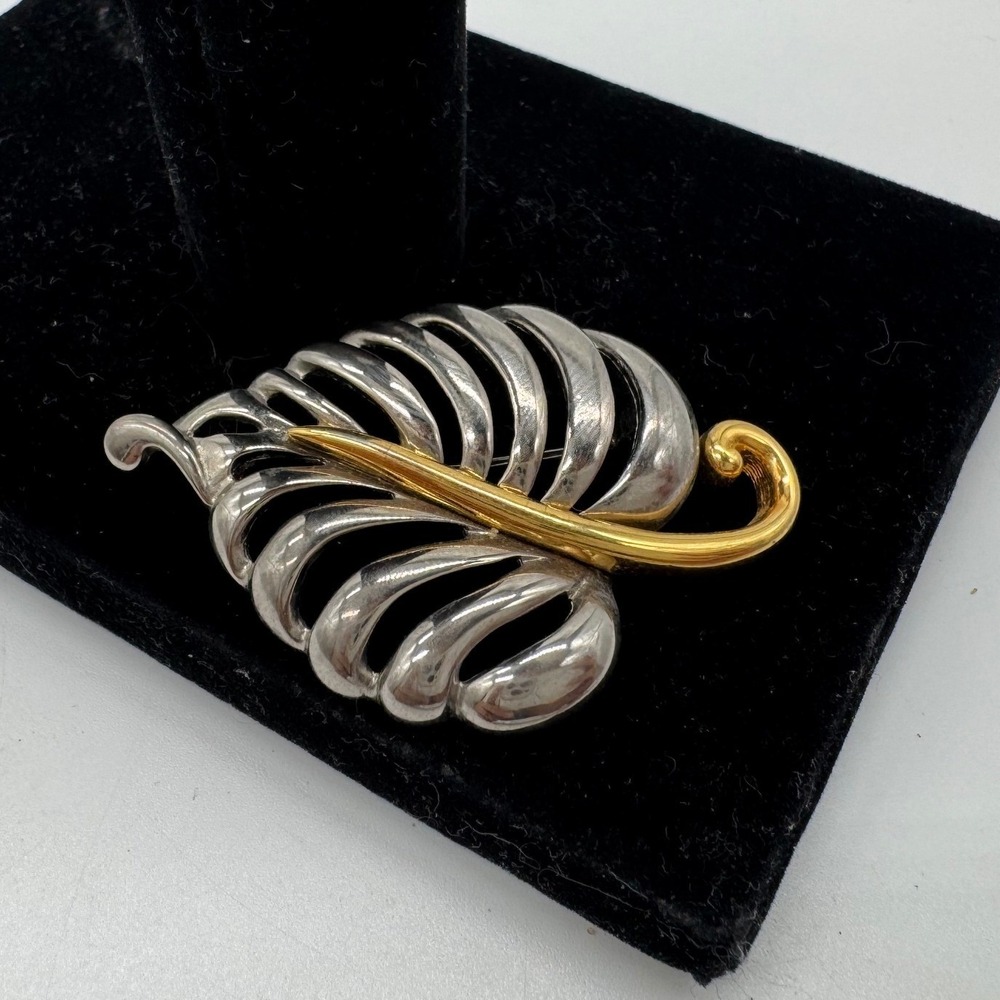 Dorlan Vintage Two Tone Leaf Brooch Silver Gold Tone Mixed Metal‎ Pin Botanical